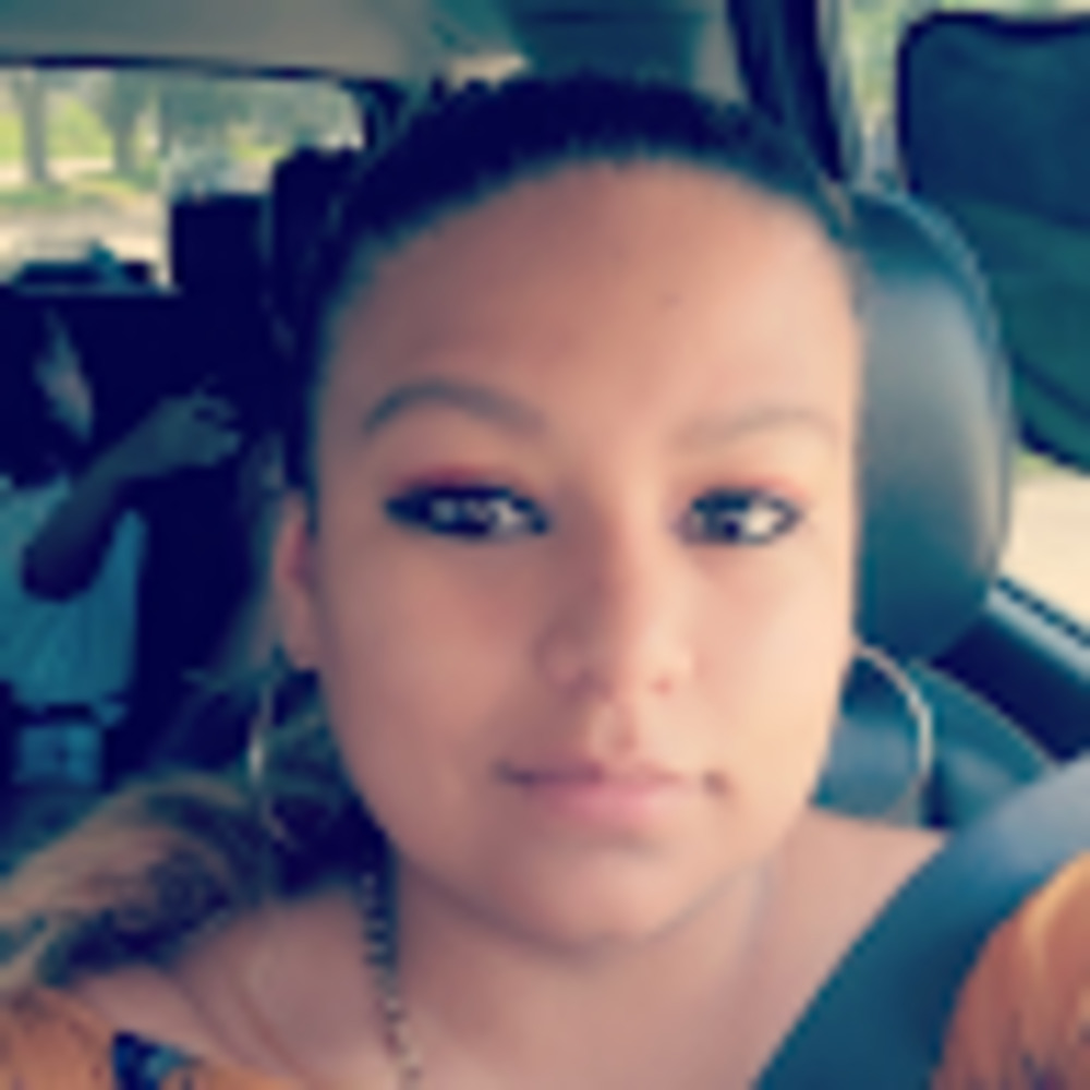 Meet your Posher, Alejandra
